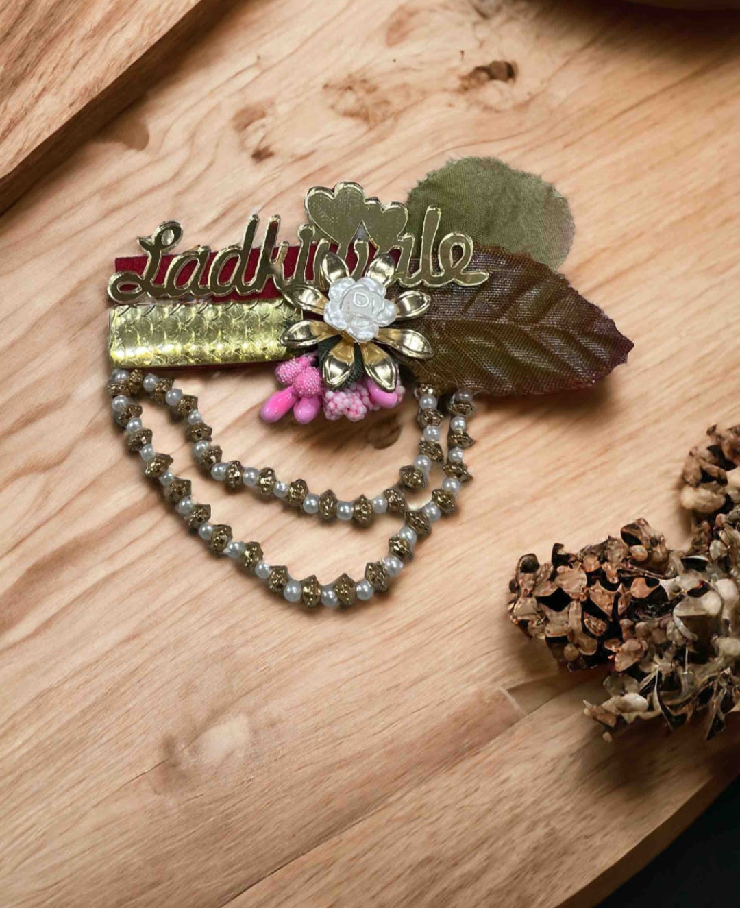 Welcome brooch 💫 (pack of 10 )