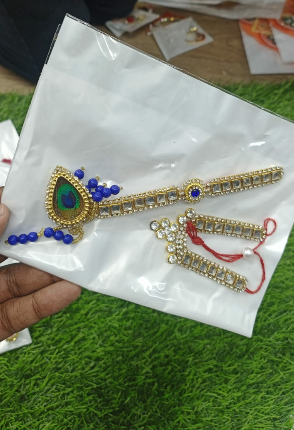 Ladoo Gopalji Mala & mor pankh bansuri set🦚 bansuri 6*inch mala 3*inch