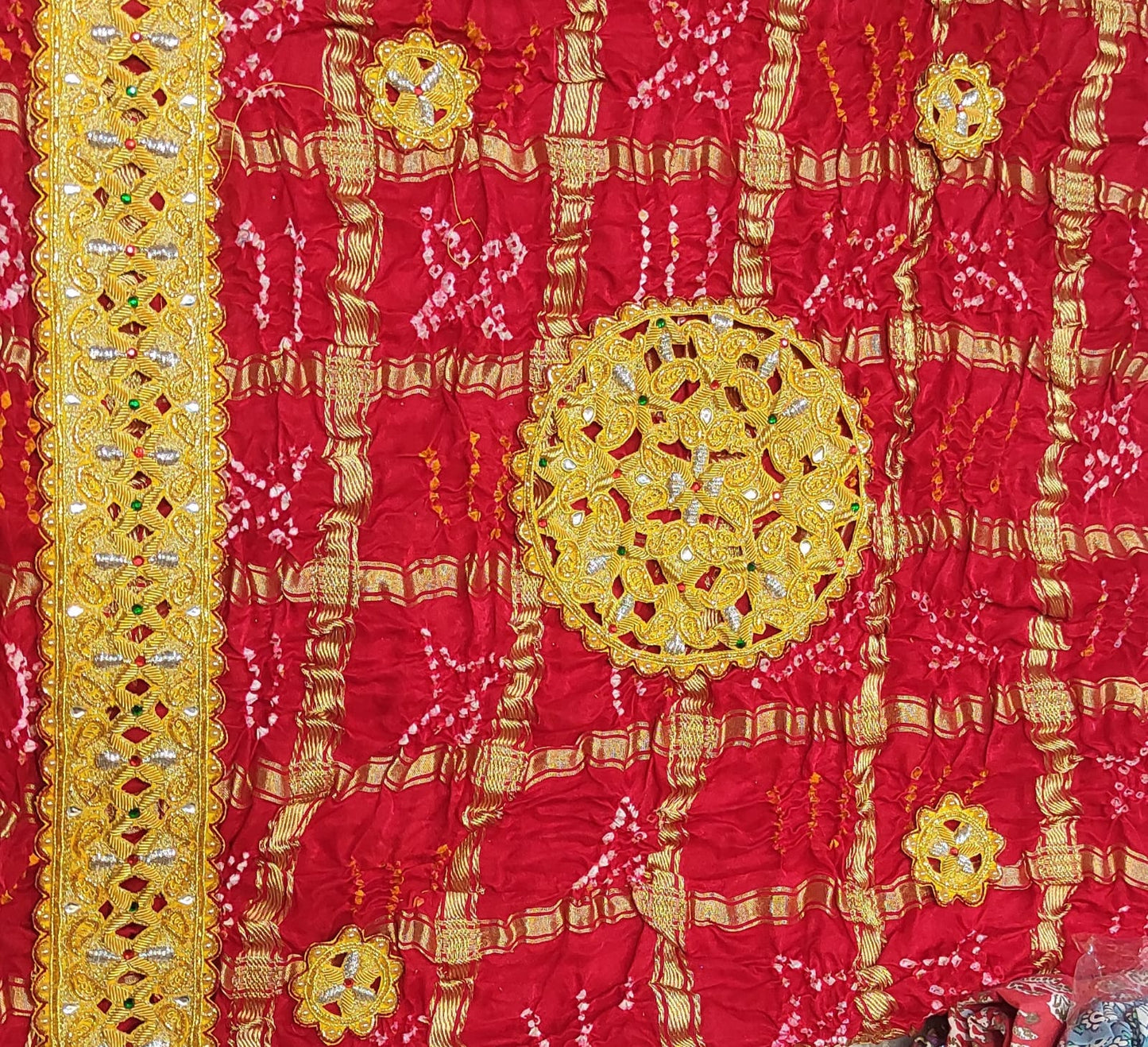 Pure saccha maal odna available in all fabrics Ghatchola, Bhandhej, Ojaria ✨️