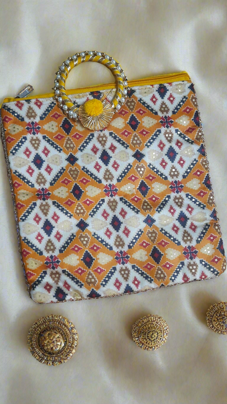 Chudi handle printed gift bag🌼 size:L 9* H 10*