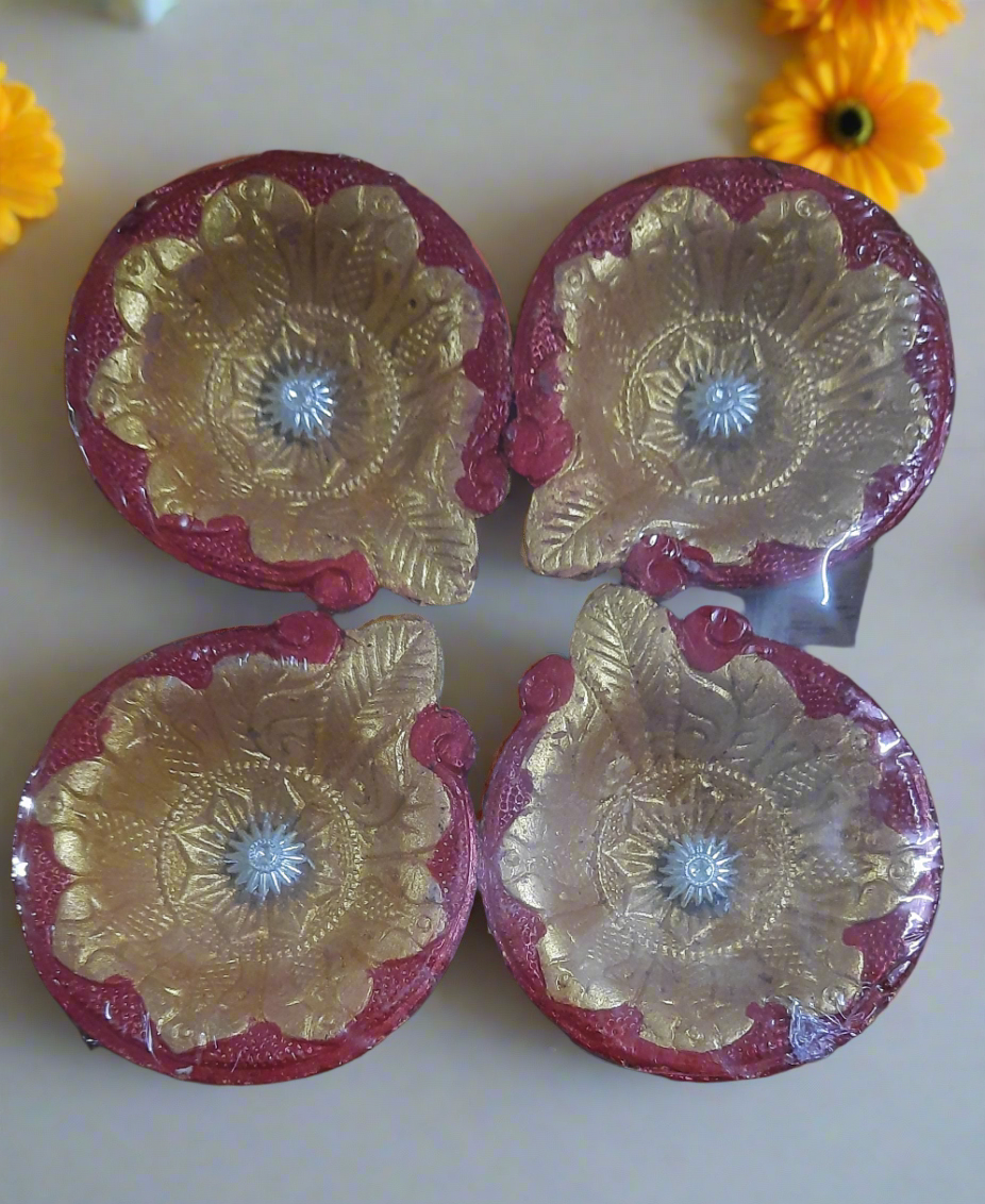 Traditional festival ✨ theme terracotta diyas 🪔pack of 4 size 3.6*inch color Assorted