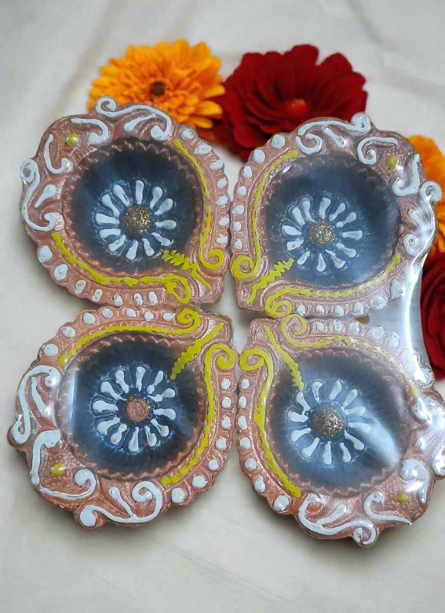 Traditional festival ✨ theme terracotta diyas 🪔pack of 4 size 3.6*inch color Assorted