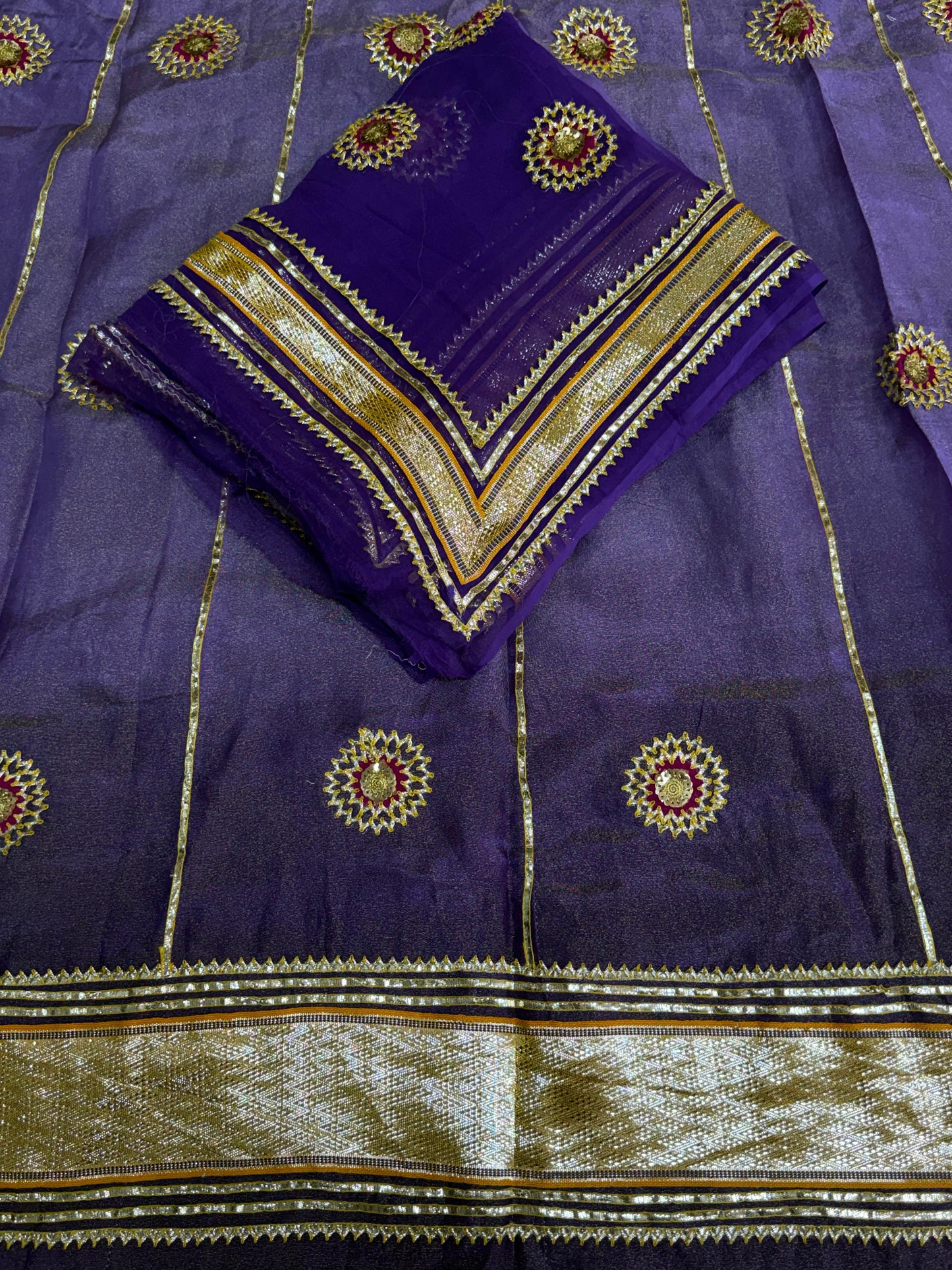 Tissue fabric pyor odhni Partywear Rajputi poshak