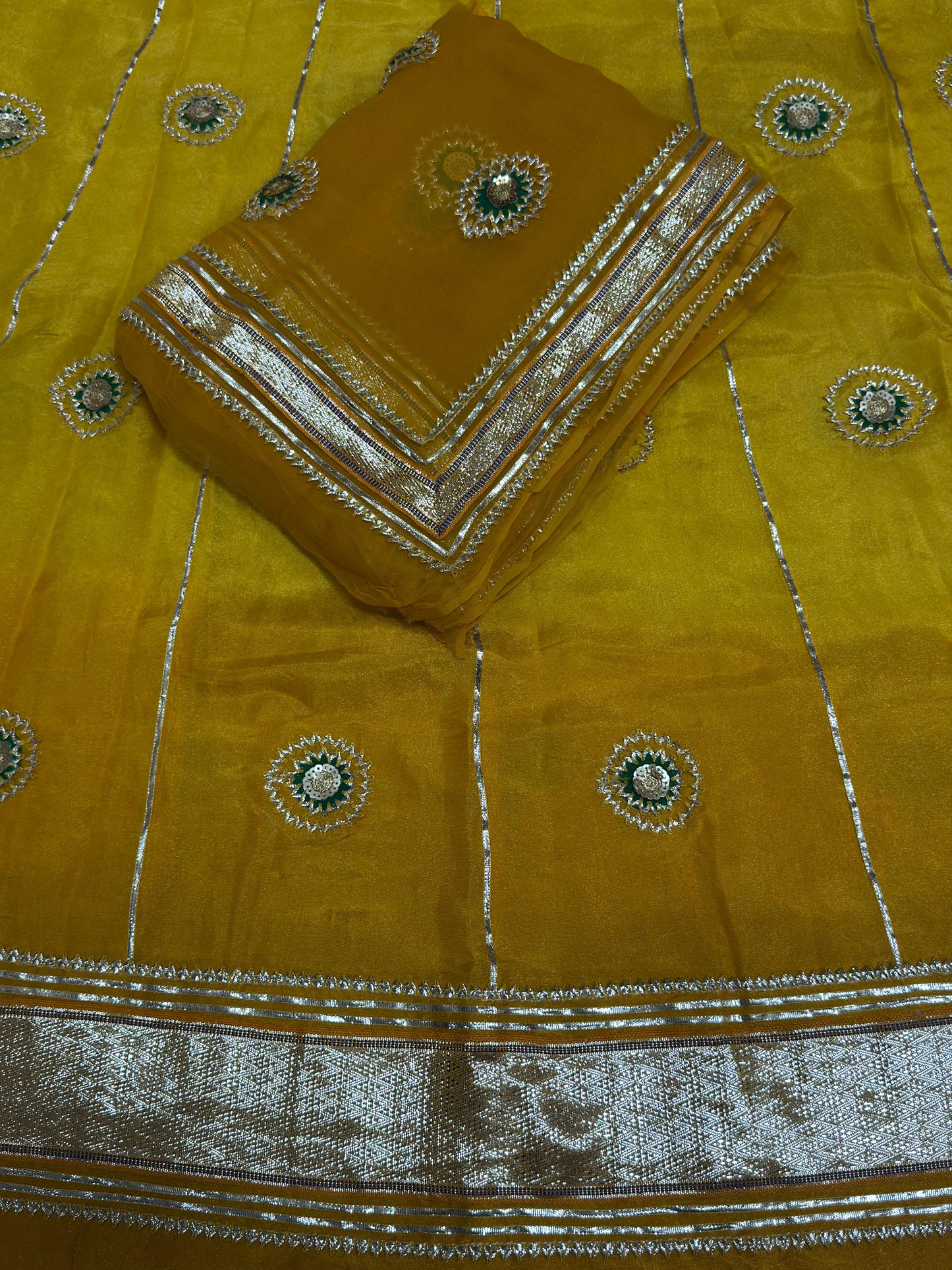 Tissue fabric pyor odhni Partywear Rajputi poshak