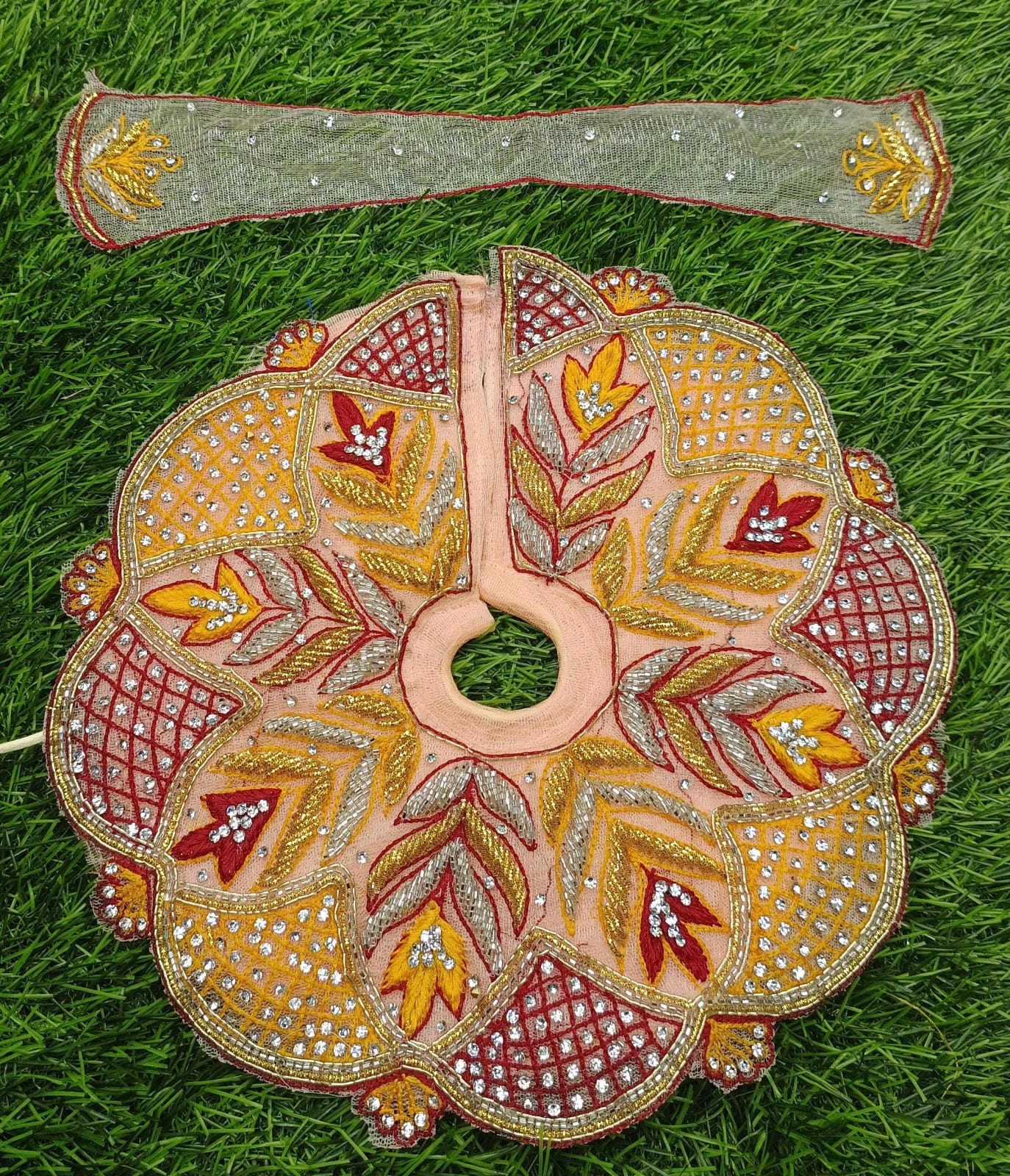 Boutique designe heavy Ladoo gopalji poshak size: 6inch