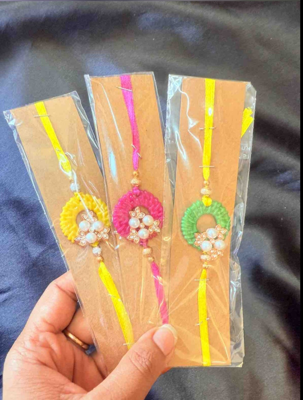 Pearl Blossom Rakhi (Pack of 1) color red/green/pink