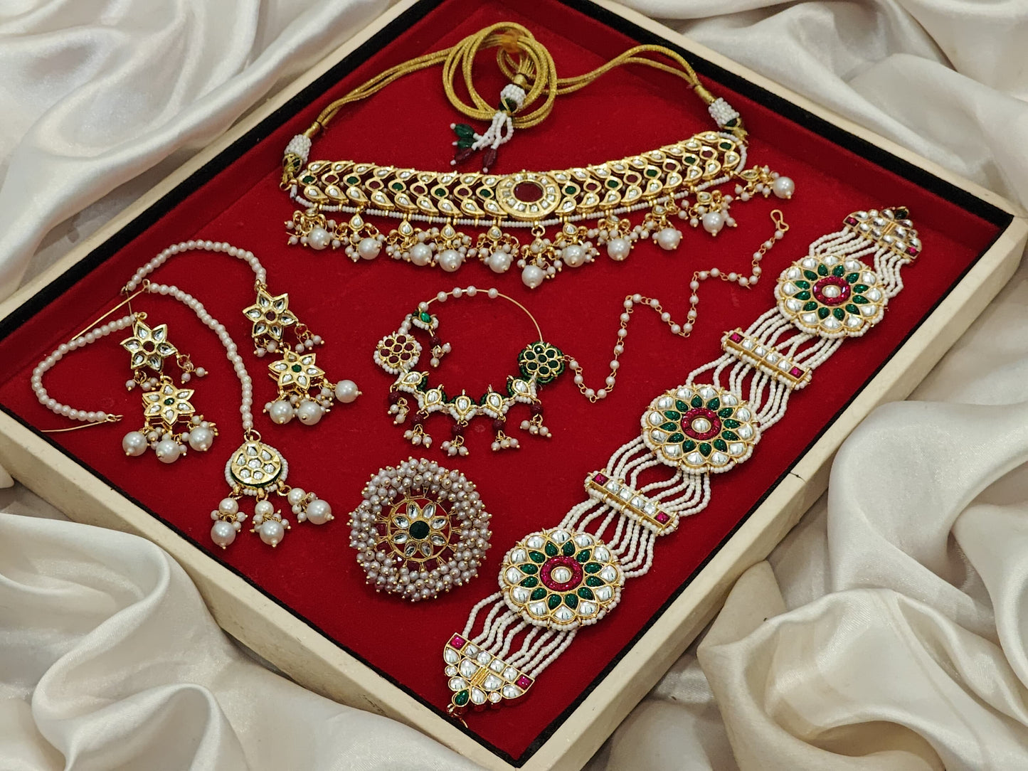 Poshak jewelry set