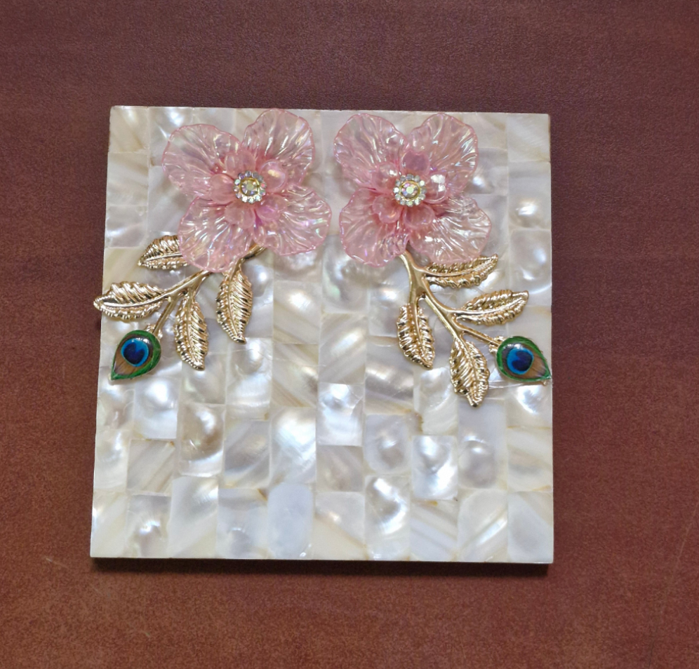 Artists touch, beautifully handcrafted Mother of pearls Coin Platters, Money platters 4"inch