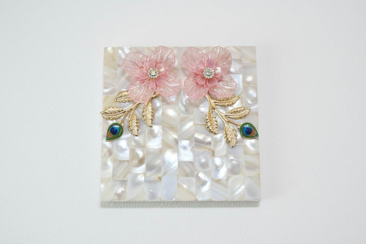 Handcrafted Mother of Pearl Coin Platter (4 inch) – Elegant Money Platter for Wedding, Shagun & Festive Gifting