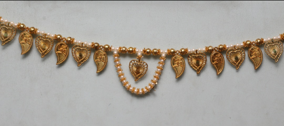 Paan mango leaf with swasthik design golden white Moti zula handcrafted Bandarwal/ toran  37* inch