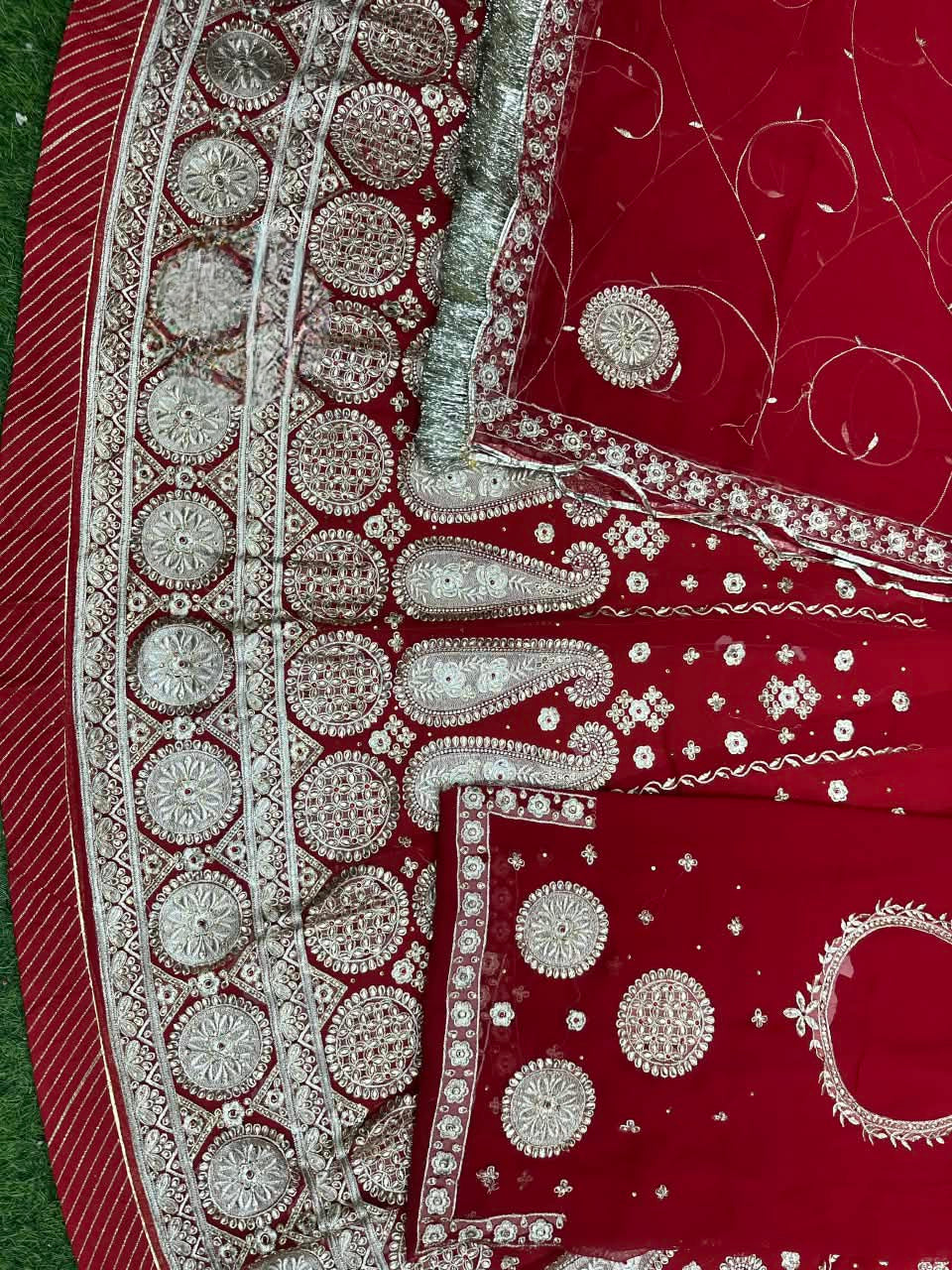 Red Rajasthani Poshak Odhni with Pallu, Zaal and Gotta work