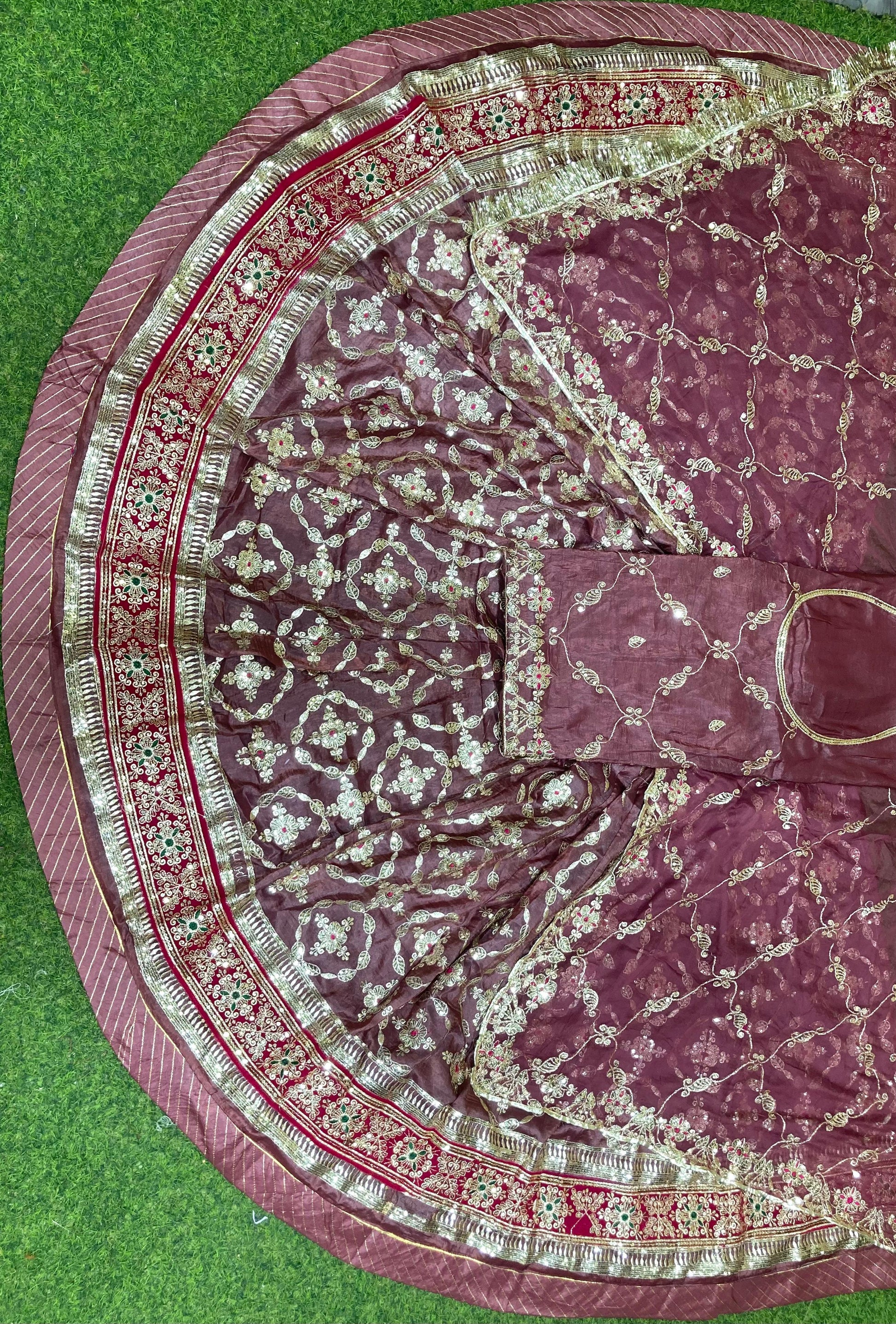 Mauve odhani with traditional detailing for Rajputi poshak