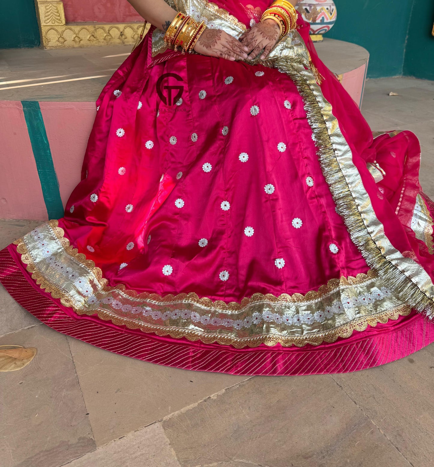 Elegant Satan pure odhna Rajwari poshak