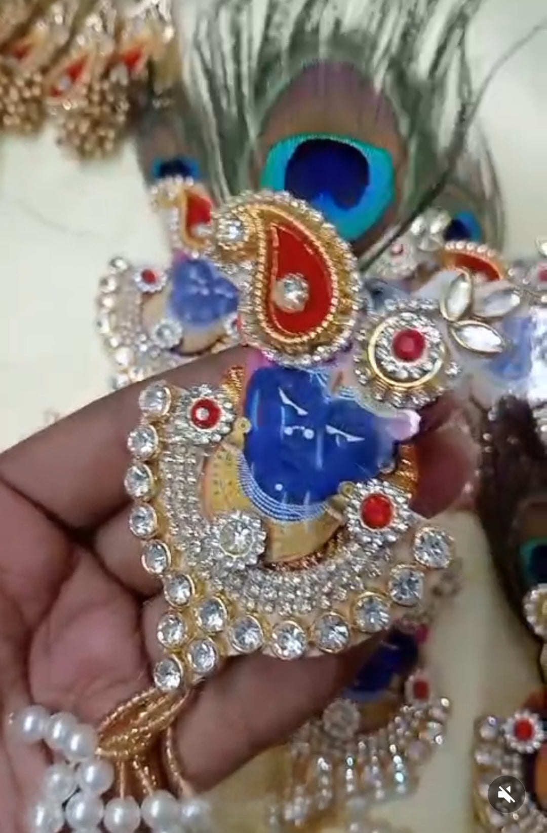 Handcrafted Shreenath Ji Brooch with Mor Pankh | Pack of 15