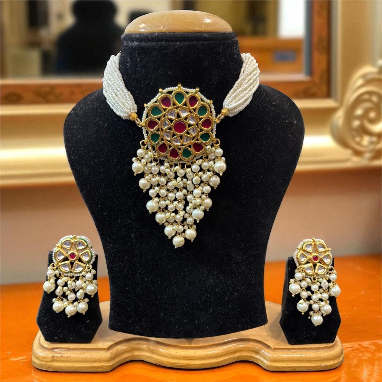 Elegant cute necklace earrings set