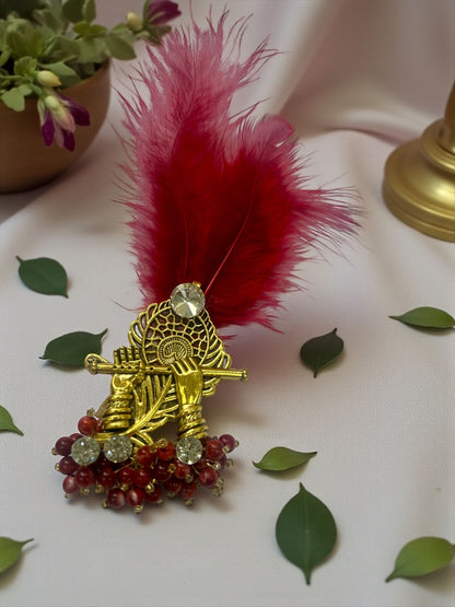 Royal Peacock Feather Welcome Brooch 🦚 – Decorative Guest Pins for Weddings & Festive Events (Pack of 25)