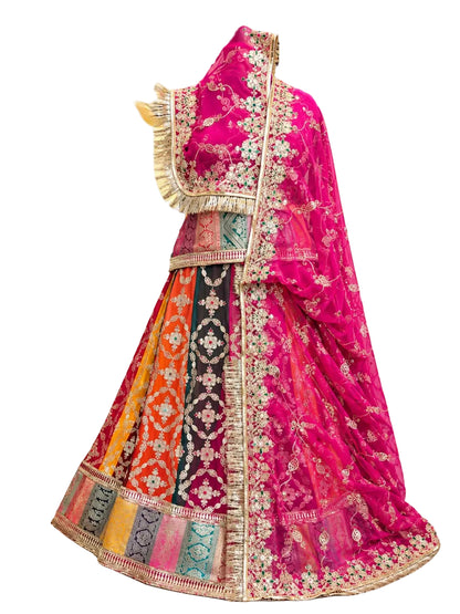 PACHRANGA VINTAGE 4 MTR GHER Lehanga Poshak