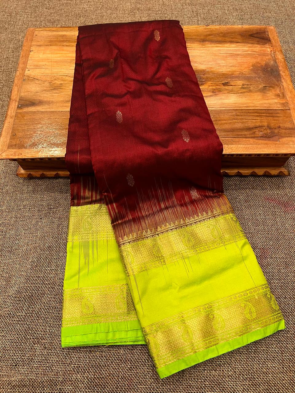 Kanjivaram Pure Silk Paithani Saree – Traditional Zari Border with Shoulder Butti & Contrast Blouse