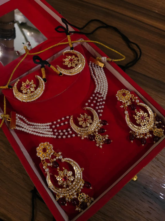 Royal look jewelry set