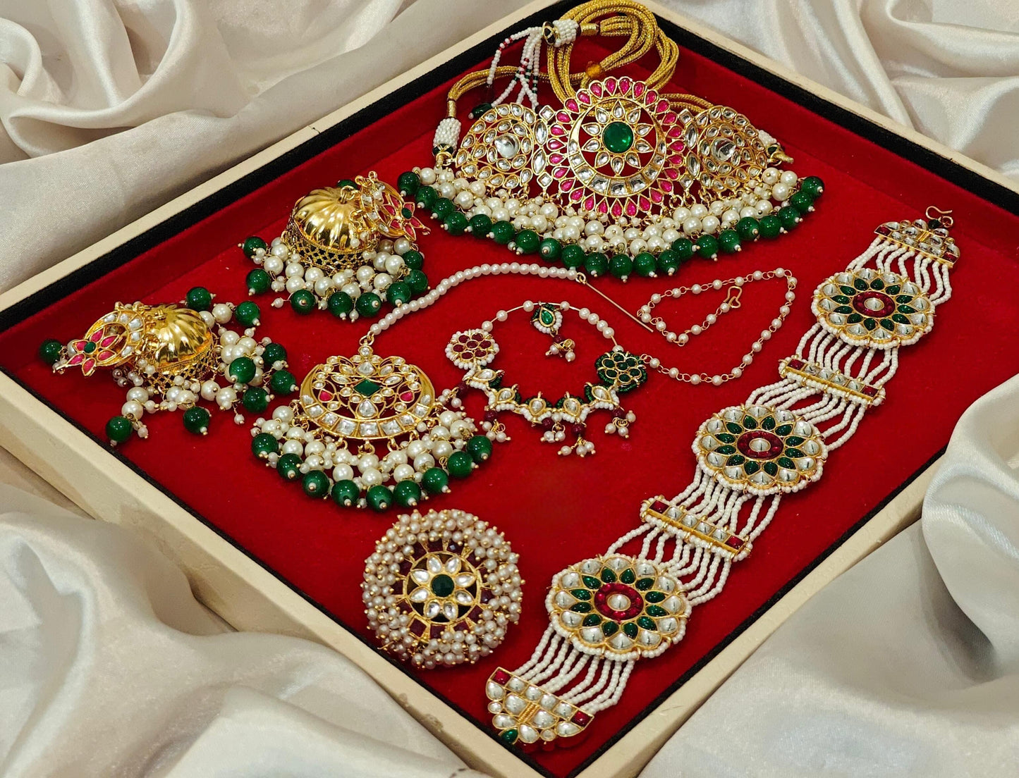 Beautiful Royal look jewelry combo set