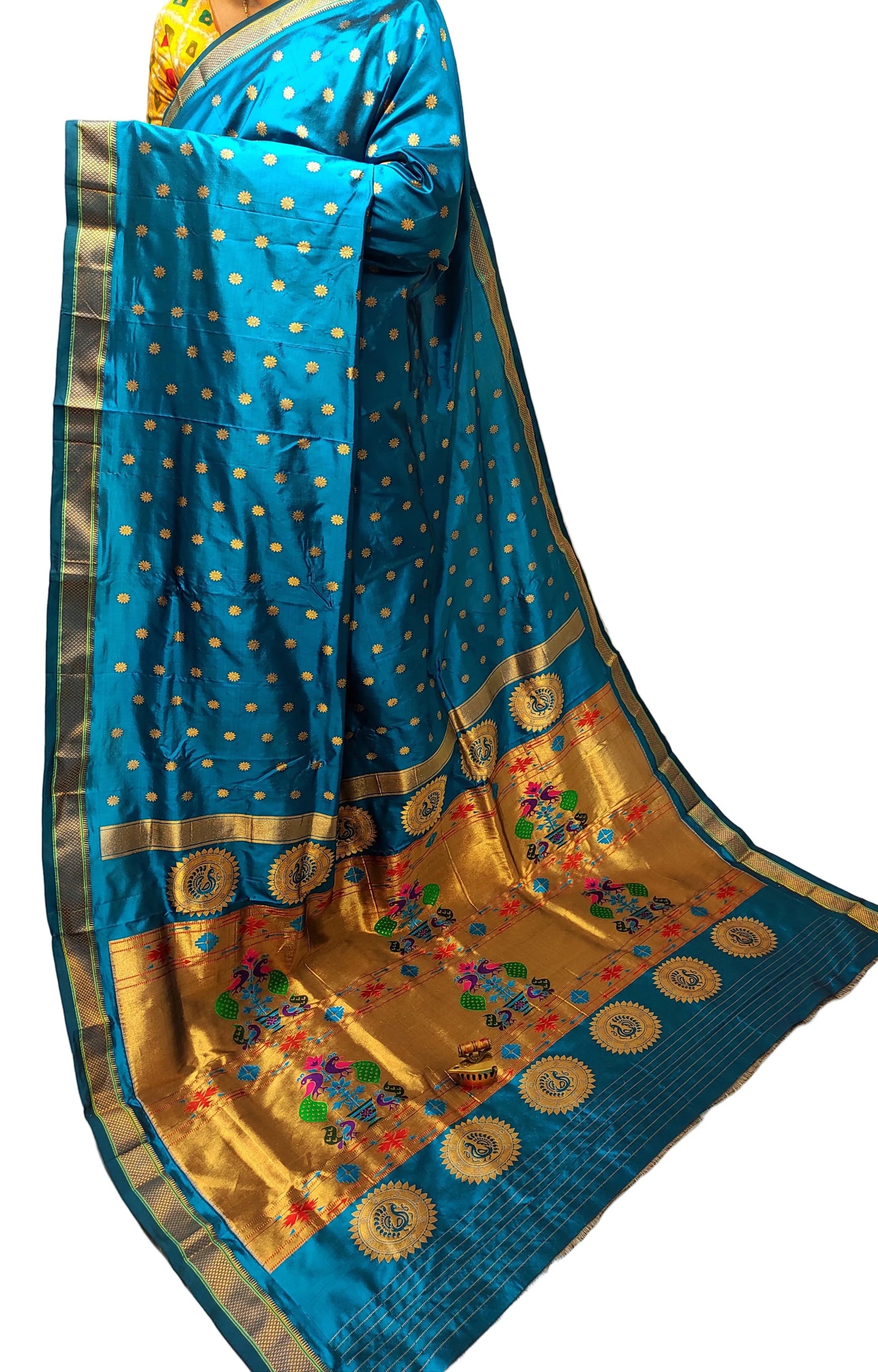 Maharani Kalanjali Handwoven Pure Silk Paithani Saree – All Over Butta with Royal Pallu