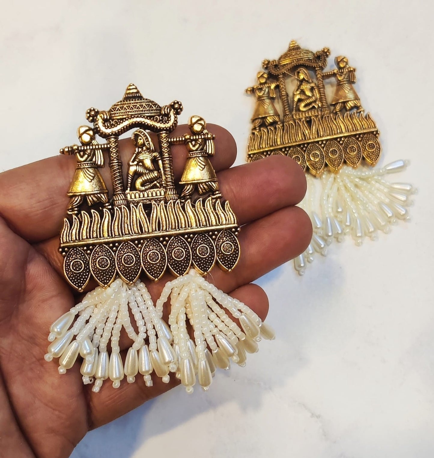 Traditional Doli Metal Brooch for Bride’s Family & Guests | Pack of 25