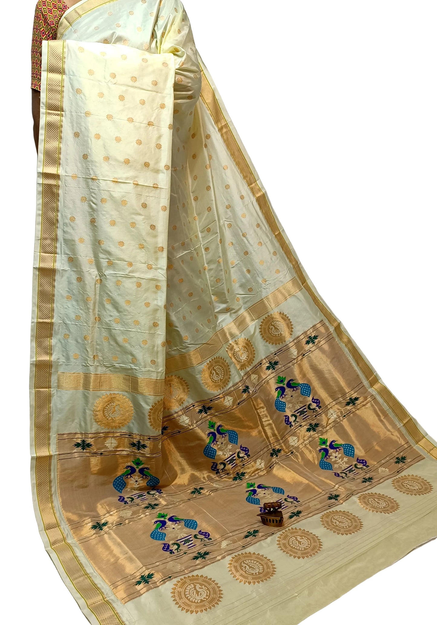 Maharani Kalanjali Handwoven Pure Silk Paithani Saree – All Over Butta with Royal Pallu