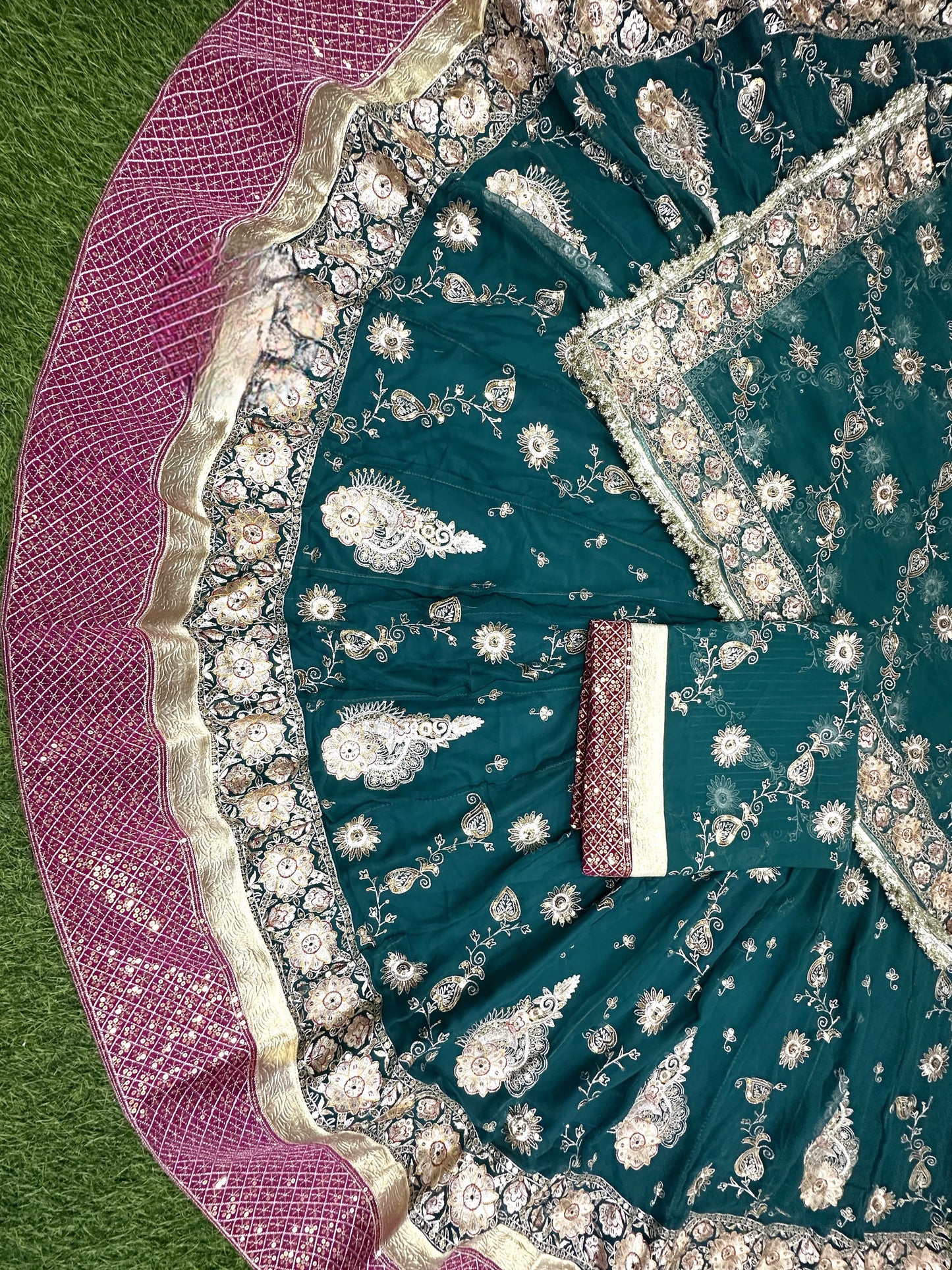 Designer 4.5 MTR Gher Rajwadi Lehenga Poshak – Velvet Border & Vintage Zari Work