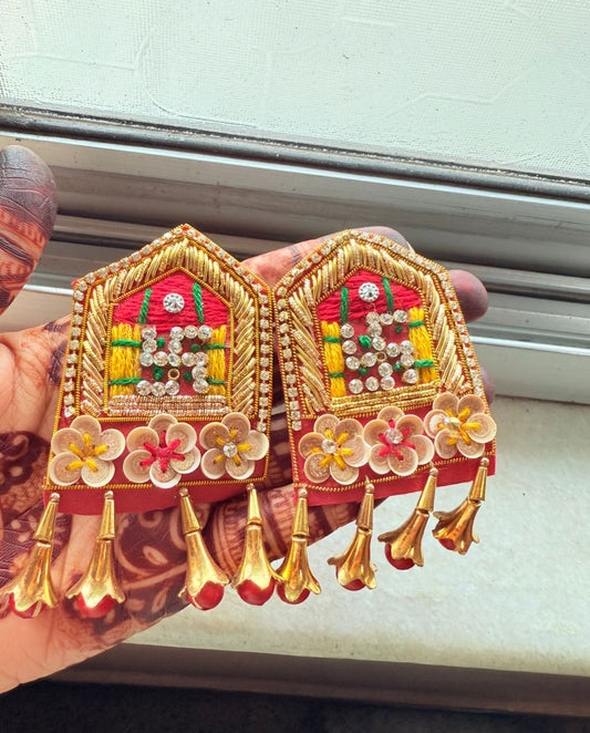 Zardosi Swastik Suun Pair | Traditional Embroidered Auspicious Decorative Set