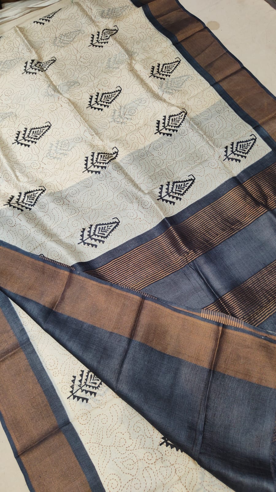 Handprinted Tussar Silk Saree – Silk Mark Certified with Running Blouse