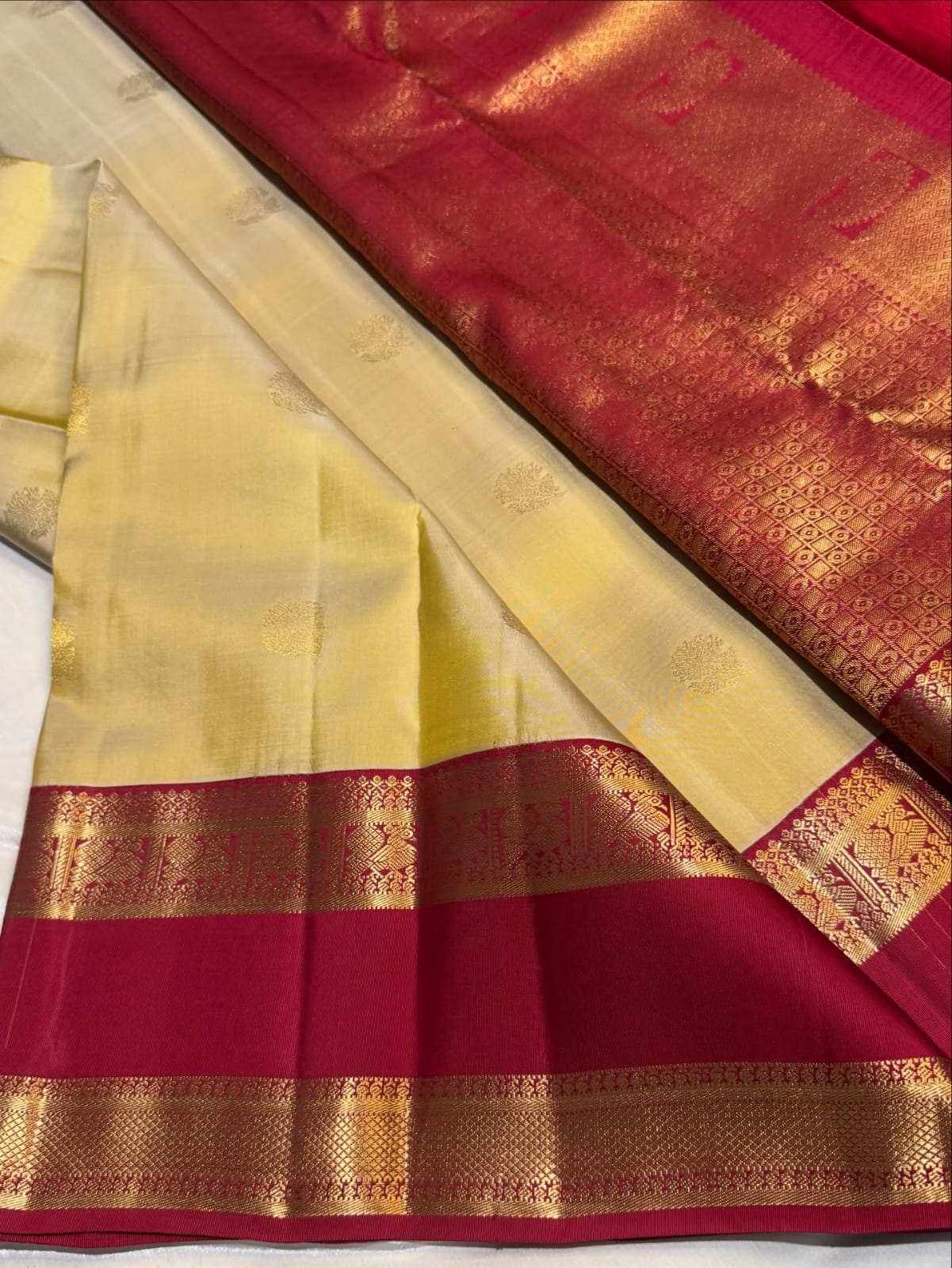 Off-White & Red Golden Work Kanchipuram Pure Silk Saree – Silk Mark Certified