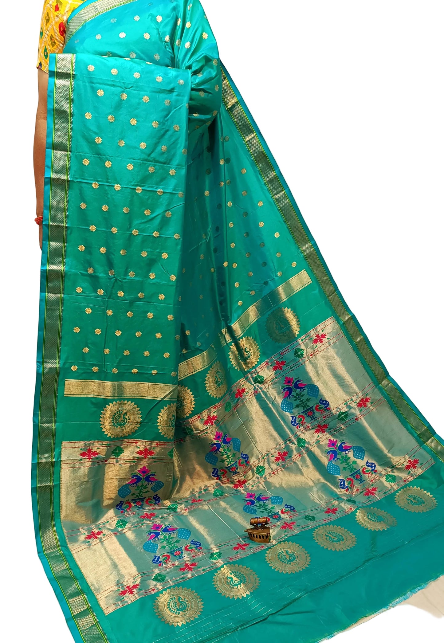 Maharani Kalanjali Handwoven Pure Silk Paithani Saree – All Over Butta with Royal Pallu