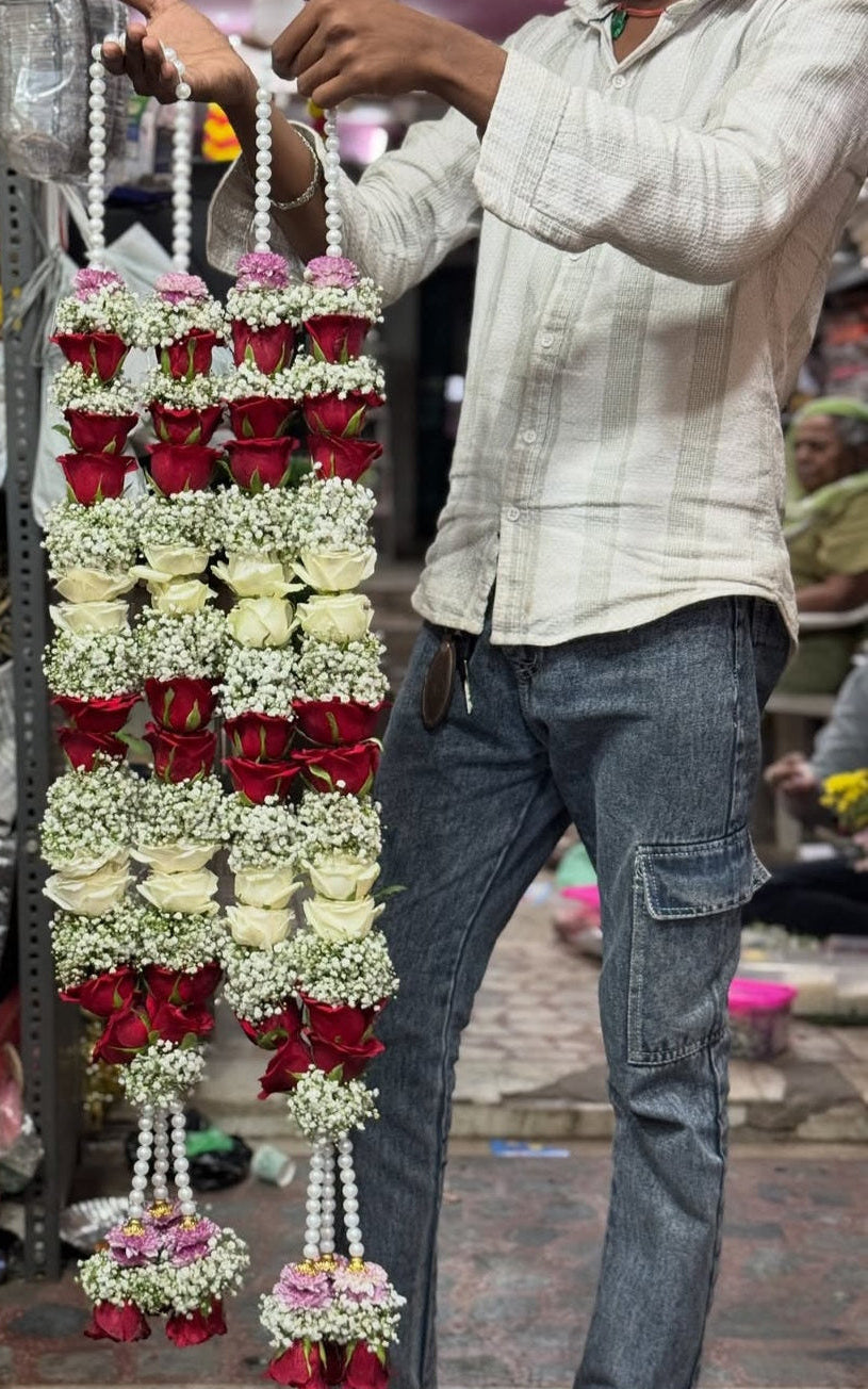 Red & white beautiful jaimala varamala pair size 5.5.5ft