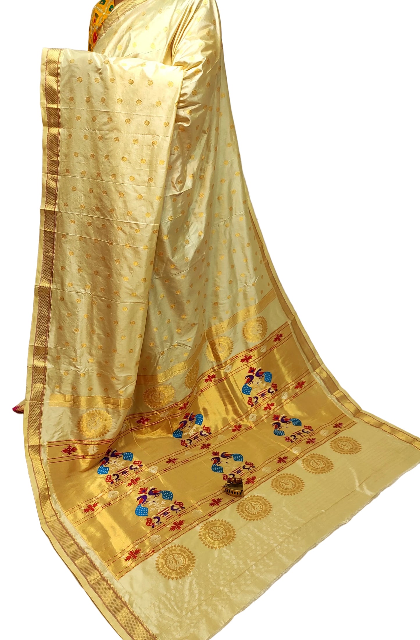 Maharani Kalanjali Handwoven Pure Silk Paithani Saree – All Over Butta with Royal Pallu