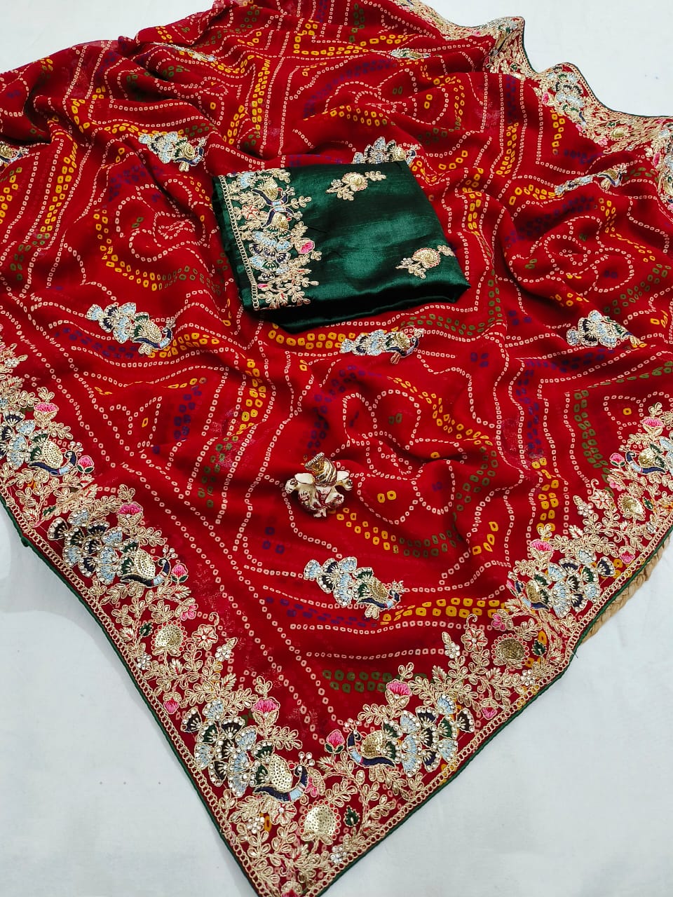 Traditional Handwork Chunri Pilla – Bandhani Georgette Saree with Heavy Embroidery Border