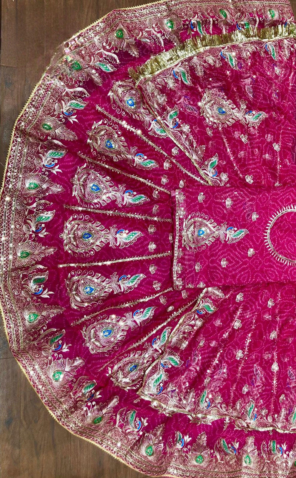 DESIGHNER 5 MTR GHER VINTAGE CHUNNARI POSHAK