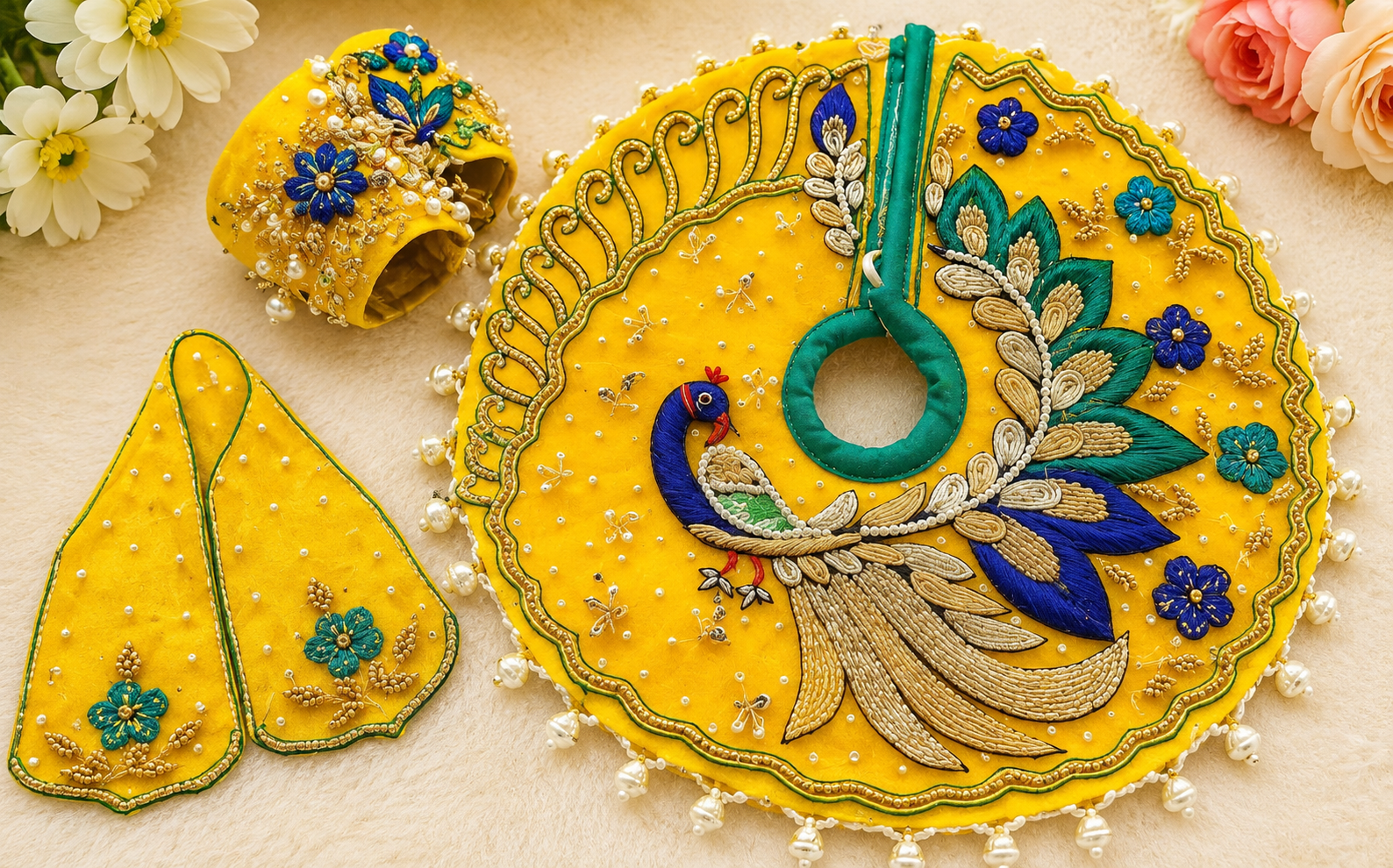 Murlidhar Priy Mor Yellow Laddu Gopal Poshak with Mukut