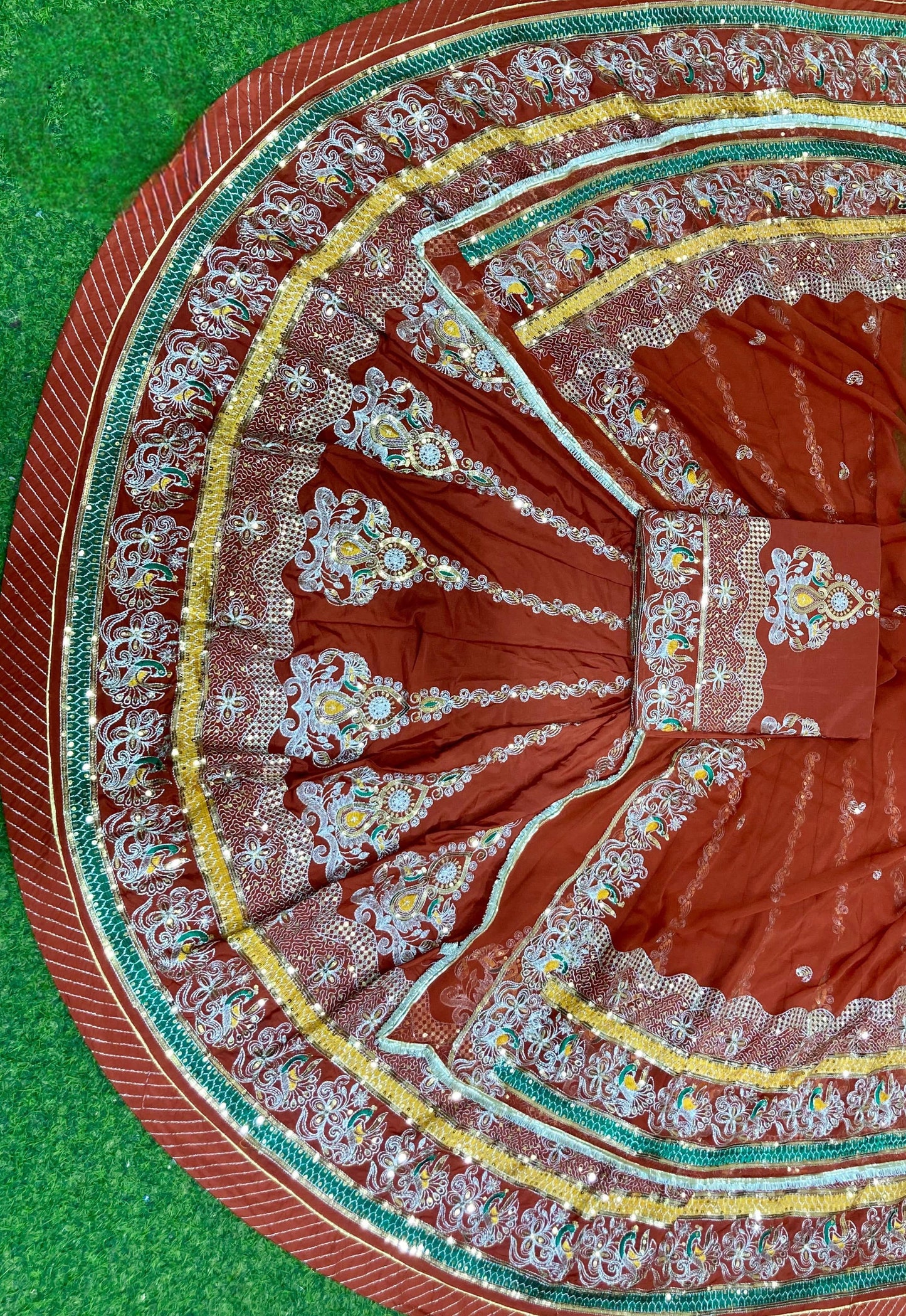 Vintage Barik Zari 4 MTR Gher Rajasthani Poshak – Heavy Crepe Silk Designer Lehenga
