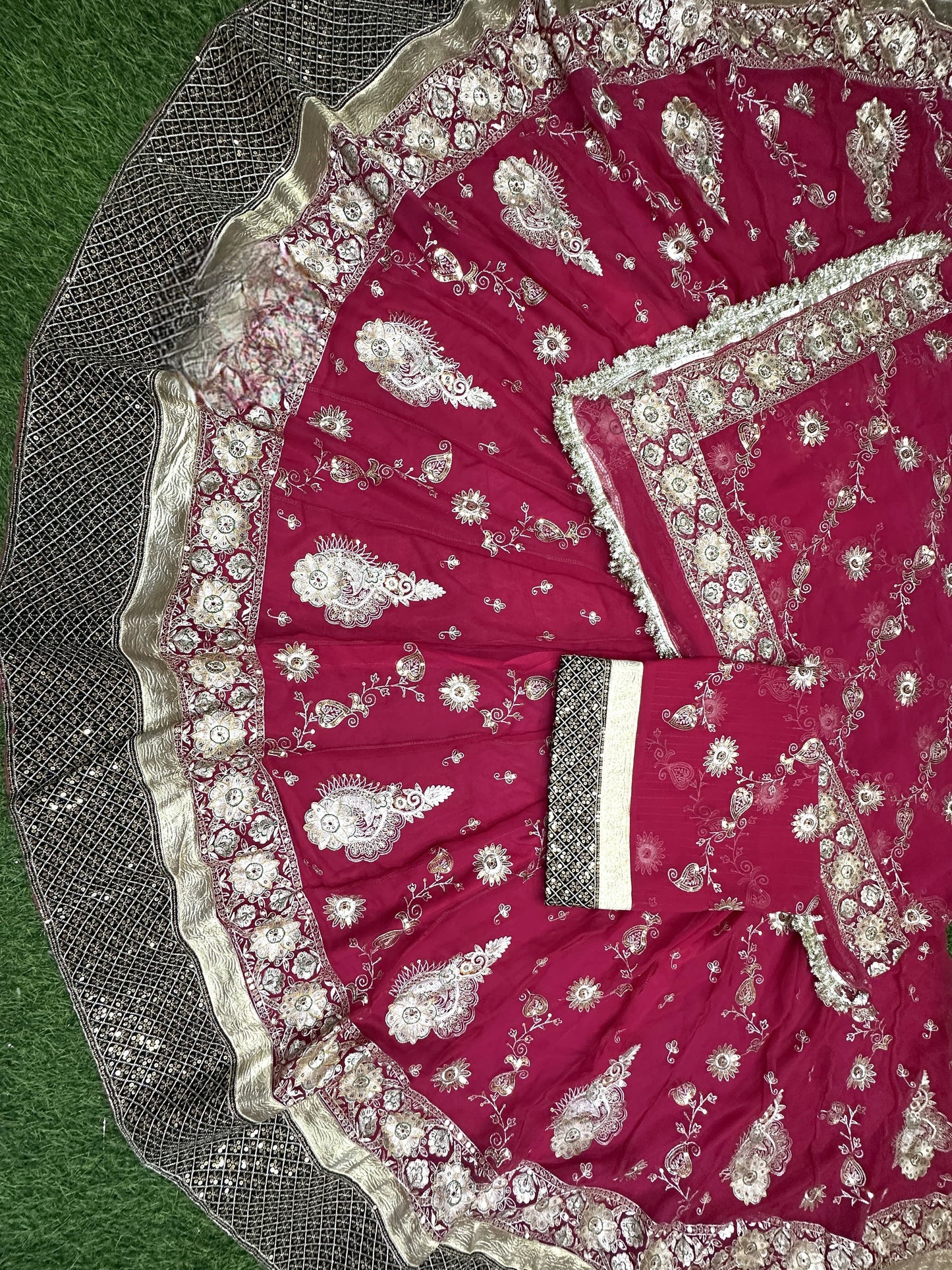 Designer 4.5 MTR Gher Rajwadi Lehenga Poshak – Velvet Border & Vintage Zari Work