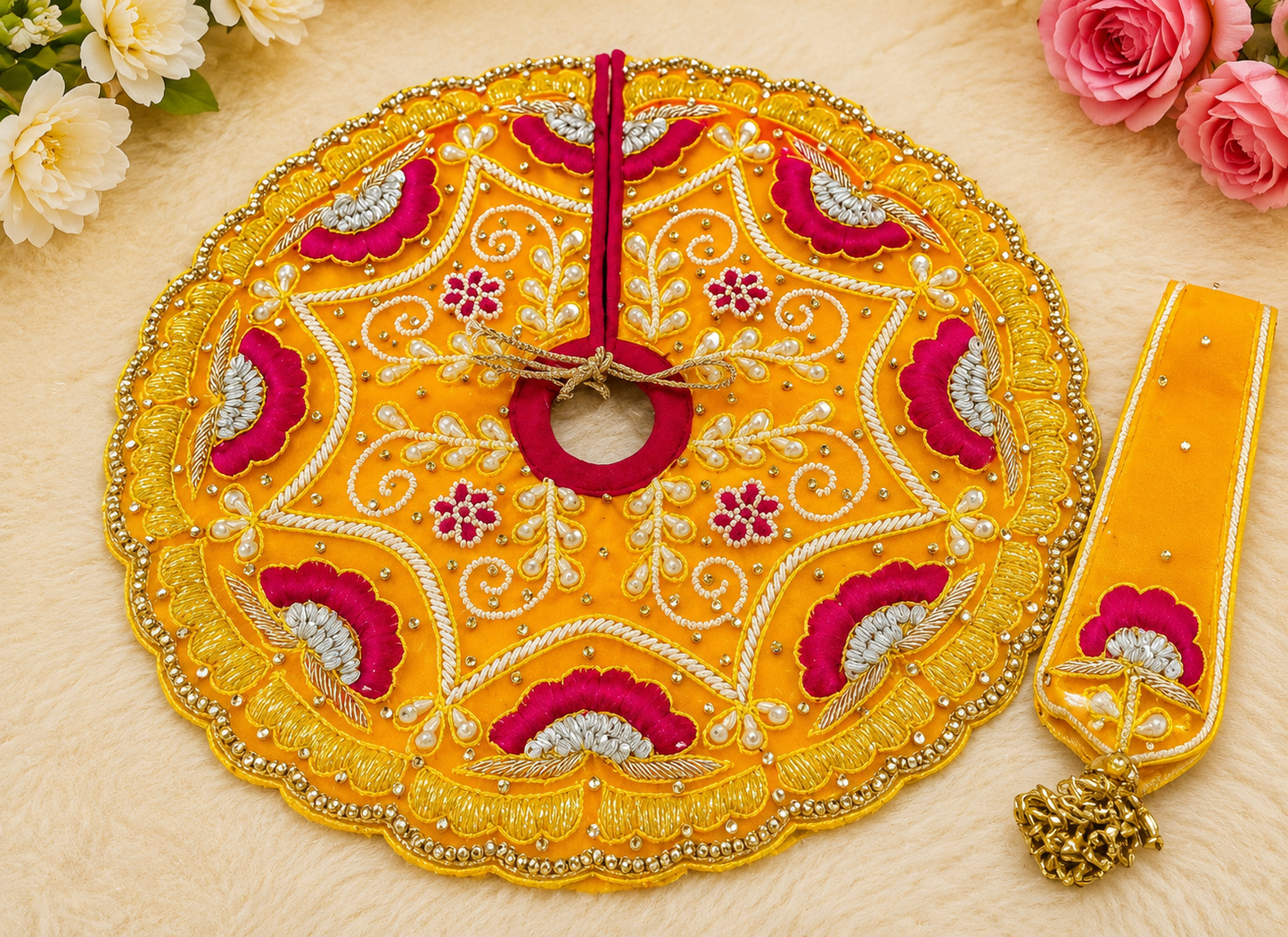Mor Mukut Girdahari Boutique Ladoo Gopal Poshak With Mukut 6inch