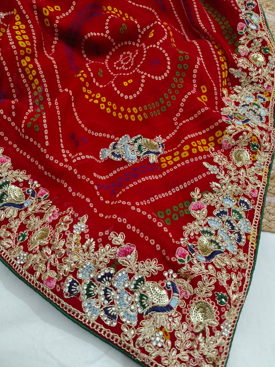 Traditional Handwork Chunri Pilla – Bandhani Georgette Saree with Heavy Embroidery Border