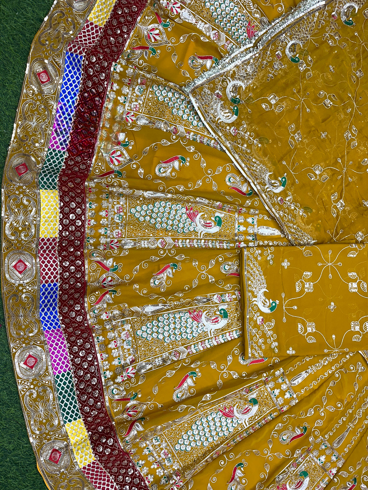 Boutique Designer 4 Meter Ghera Royal Poshak – A Timeless Blend of Tradition and Elegance/ CODE:SHR