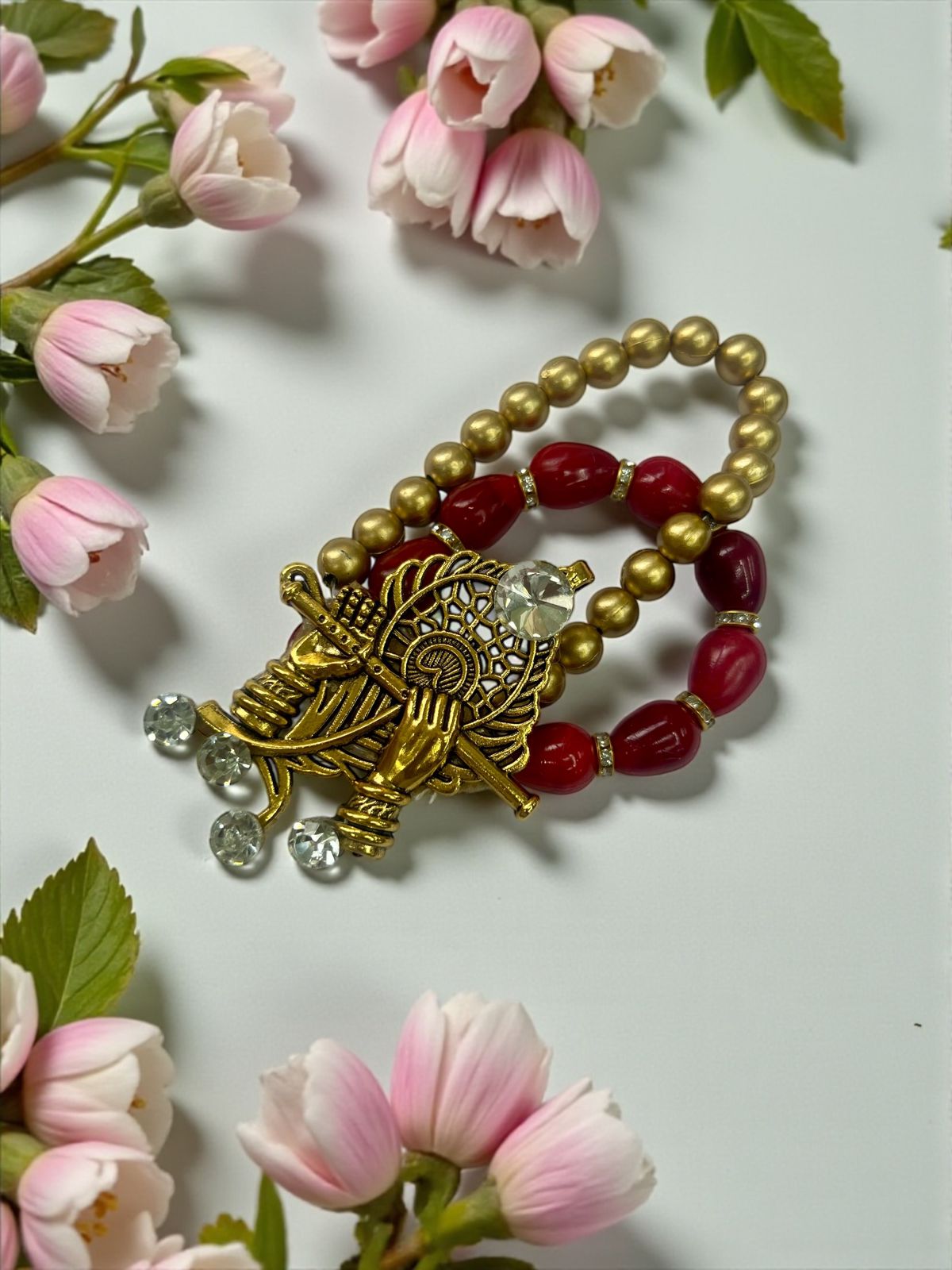 Traditional bracelet return gifts arranged for shaadi favours, shagun hampers and guest gifting